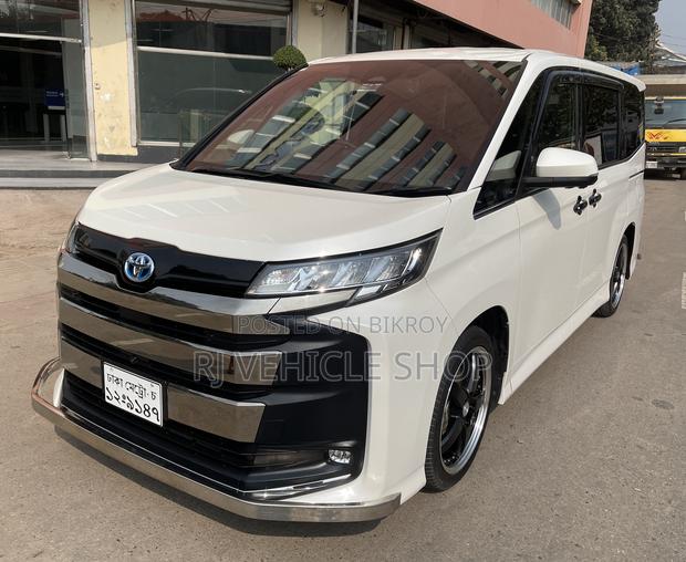 Toyota Noah 2023 Pearl