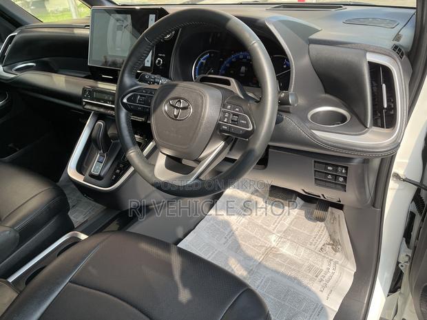 Toyota Noah 2023 Pearl