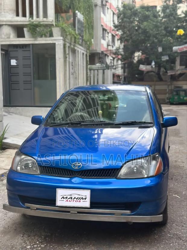 Toyota Platz 2000 Blue