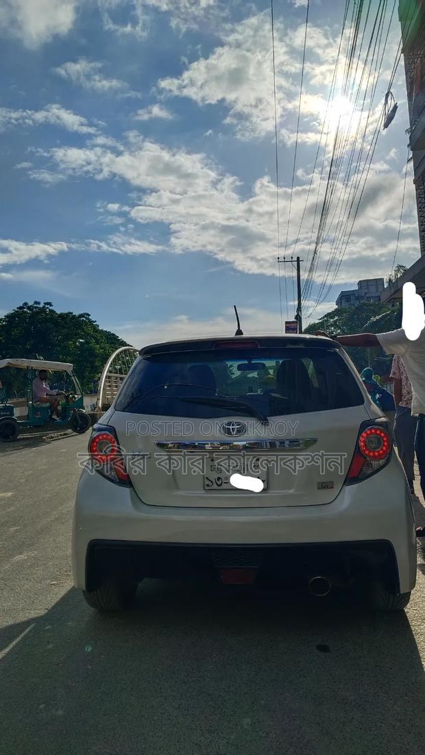 Toyota Vitz 2012 Pearl