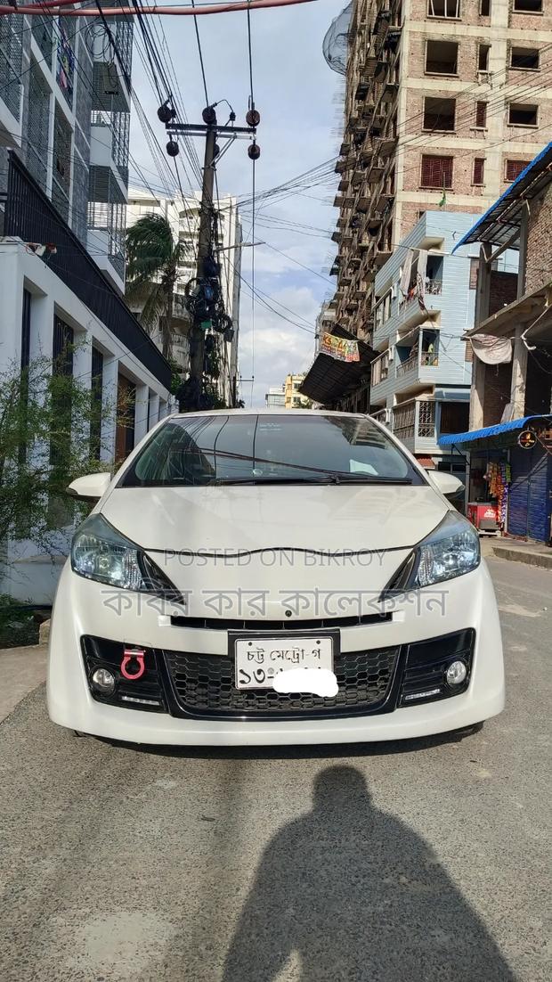Toyota Vitz 2012 Pearl