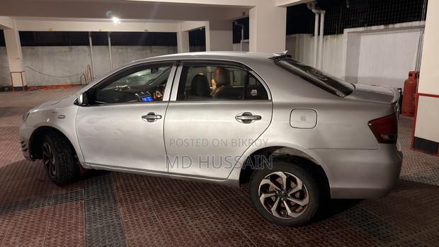 Toyota Axio 1.5 G 4WD 2010 Silver