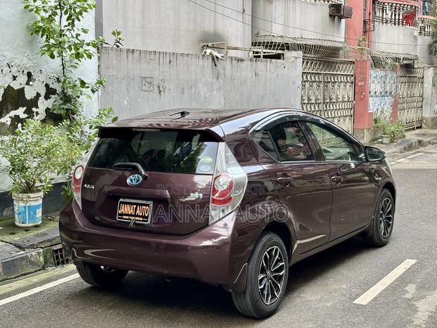 Toyota Aqua 2013 Maroon