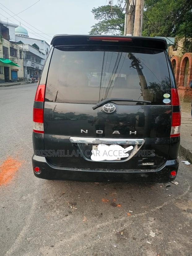 Toyota Noah 2004 Black