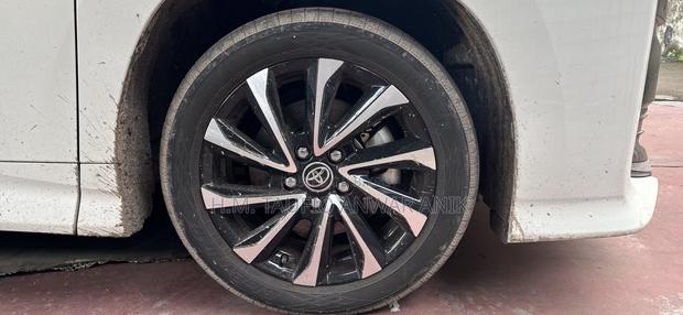 Toyota Noah 2022 Pearl