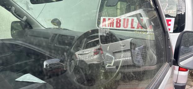 Toyota Grand HiAce 2002 Silver