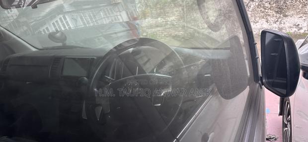 Toyota Grand HiAce 2002 Silver