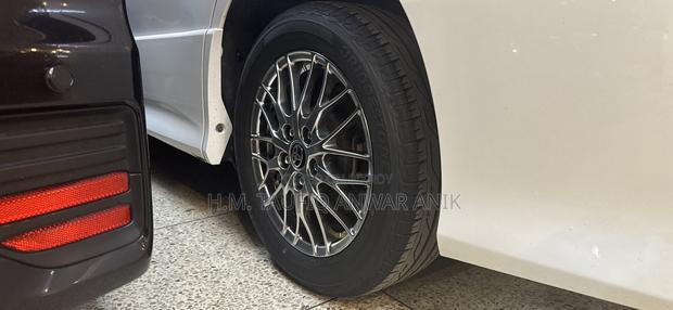 Toyota Voxy 2022 Pearl