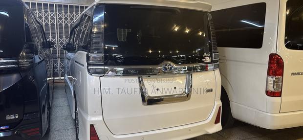 Toyota Voxy 2022 Pearl