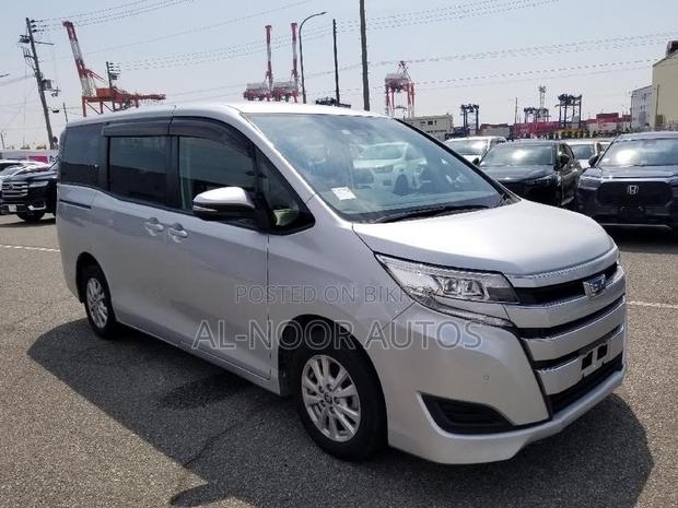 Toyota Noah 1.8 FWD Hybrid (7 Seater) 2021 Silver
