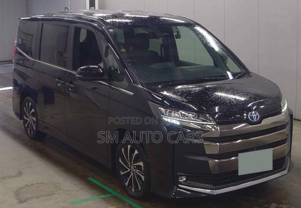 Toyota Noah 2022 Black