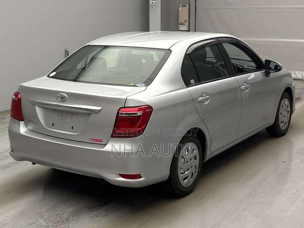 Toyota Axio 2021 Silver