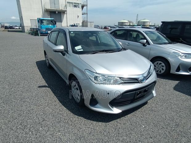 Toyota Axio 2021 Silver