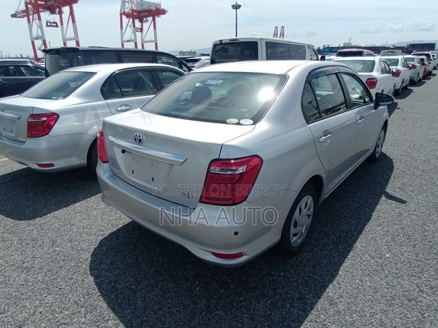 Toyota Axio 2021 Silver