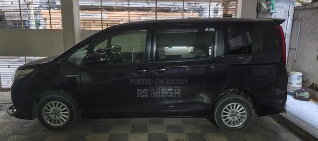 Toyota Noah 2016 Maroon