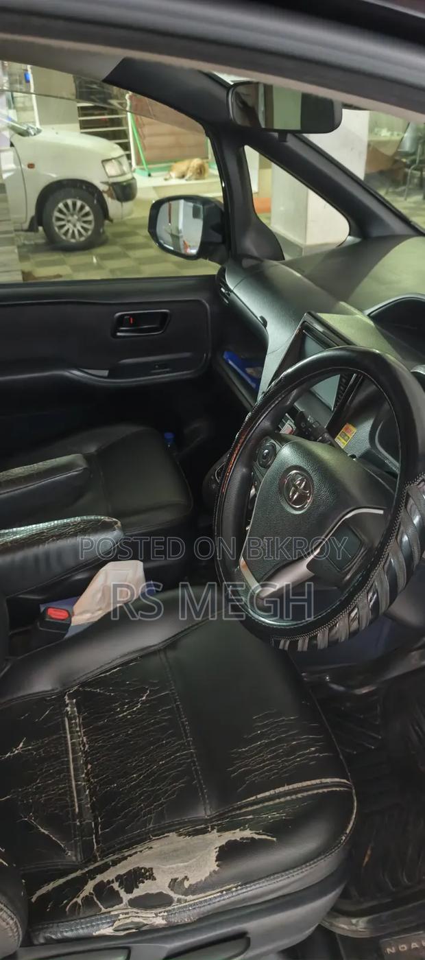 Toyota Noah 2016 Maroon