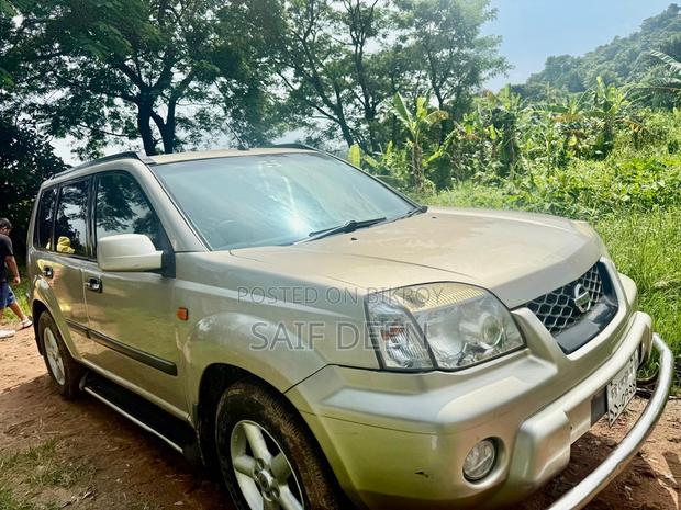 Nissan X-Trail 2003 Gold