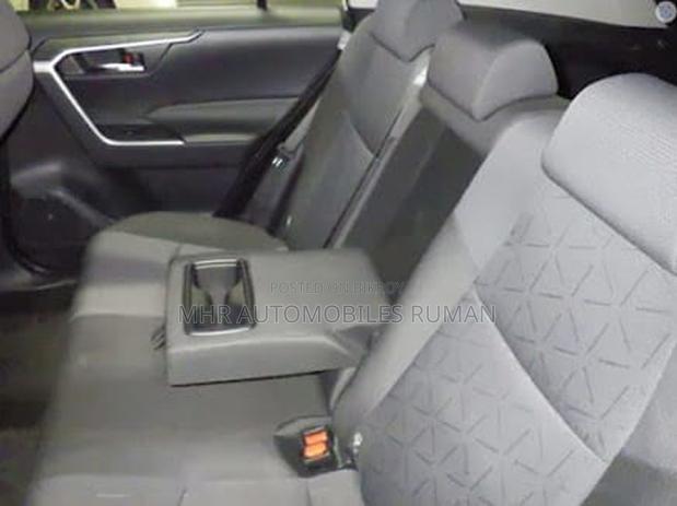 Toyota RAV4 2021 Pearl
