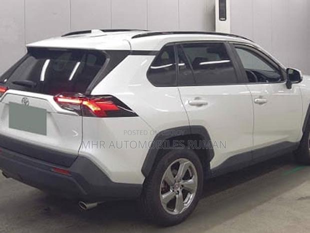 Toyota RAV4 2021 Pearl
