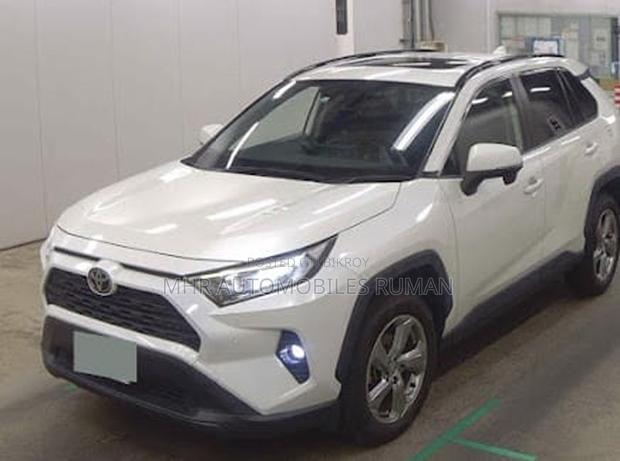 Toyota RAV4 2021 Pearl