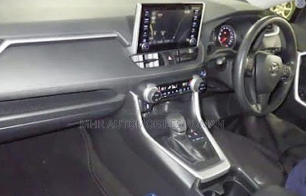 Toyota RAV4 2021 Pearl