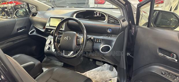 Toyota Sienta 1.5 AWD (6-Seater) 2018 Purple