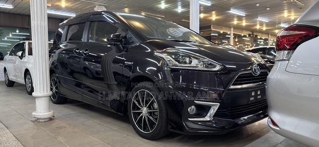 Toyota Sienta 1.5 AWD (6-Seater) 2018 Purple