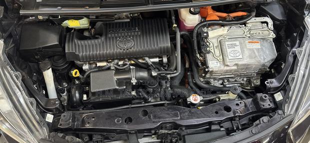 Toyota Sienta 1.5 AWD (6-Seater) 2018 Purple