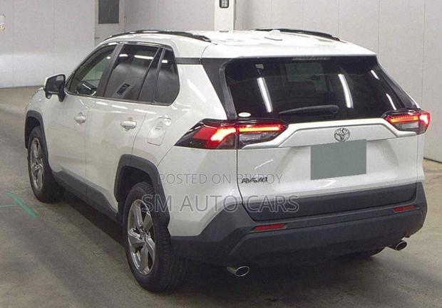 Toyota RAV4 2021 Pearl