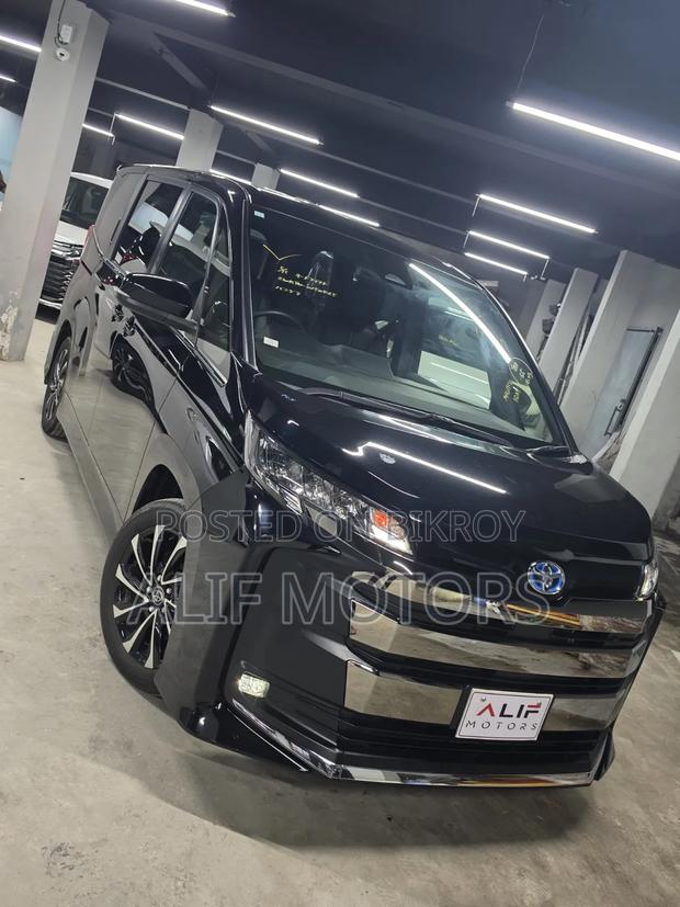 Toyota Noah 2023 Black