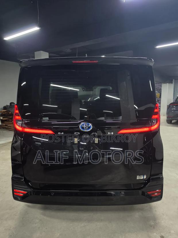 Toyota Noah 2023 Black
