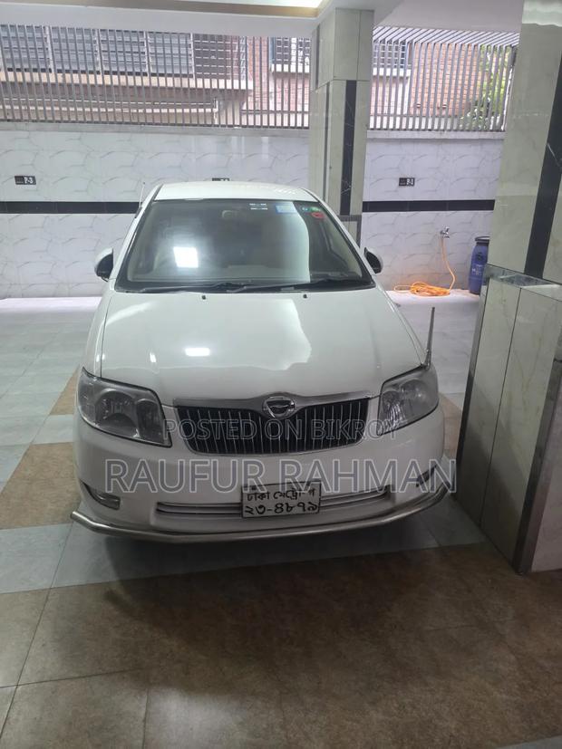 Toyota Corolla 2004 White