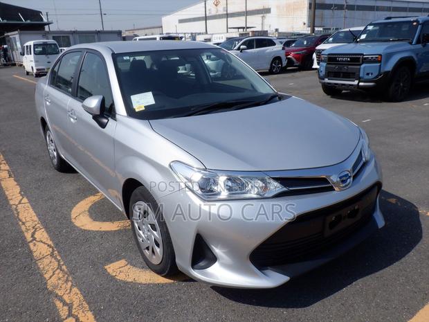 Toyota Axio 2021 Silver