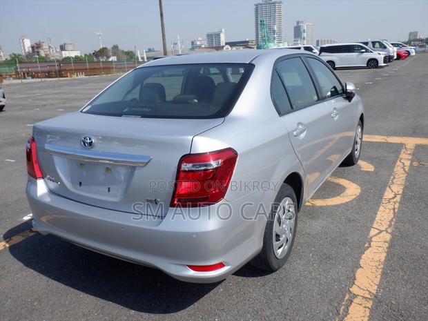 Toyota Axio 2021 Silver