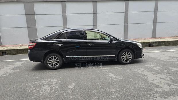 Toyota Premio 2014 Black