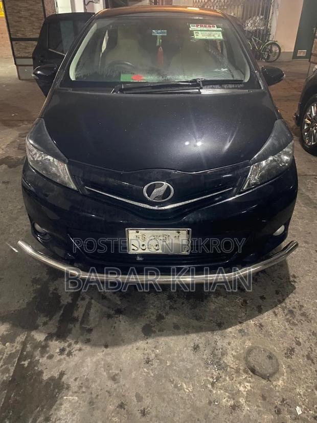 Toyota Vitz 2011 Black