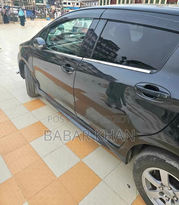 Toyota Vitz 2011 Black
