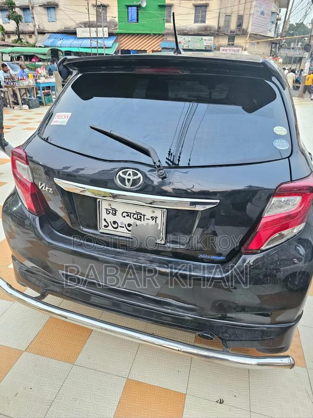 Toyota Vitz 2011 Black