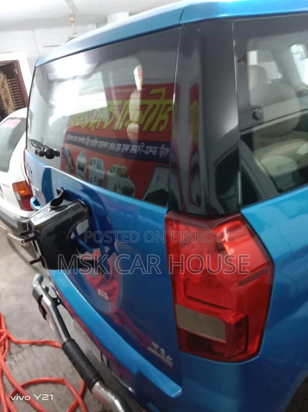 Mahindra XUV500 2016 Green
