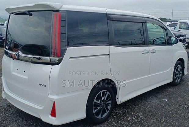 Toyota Noah 2.0 FWD (7 Seater) 2021 Pearl