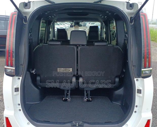Toyota Noah 2.0 FWD (7 Seater) 2021 Pearl