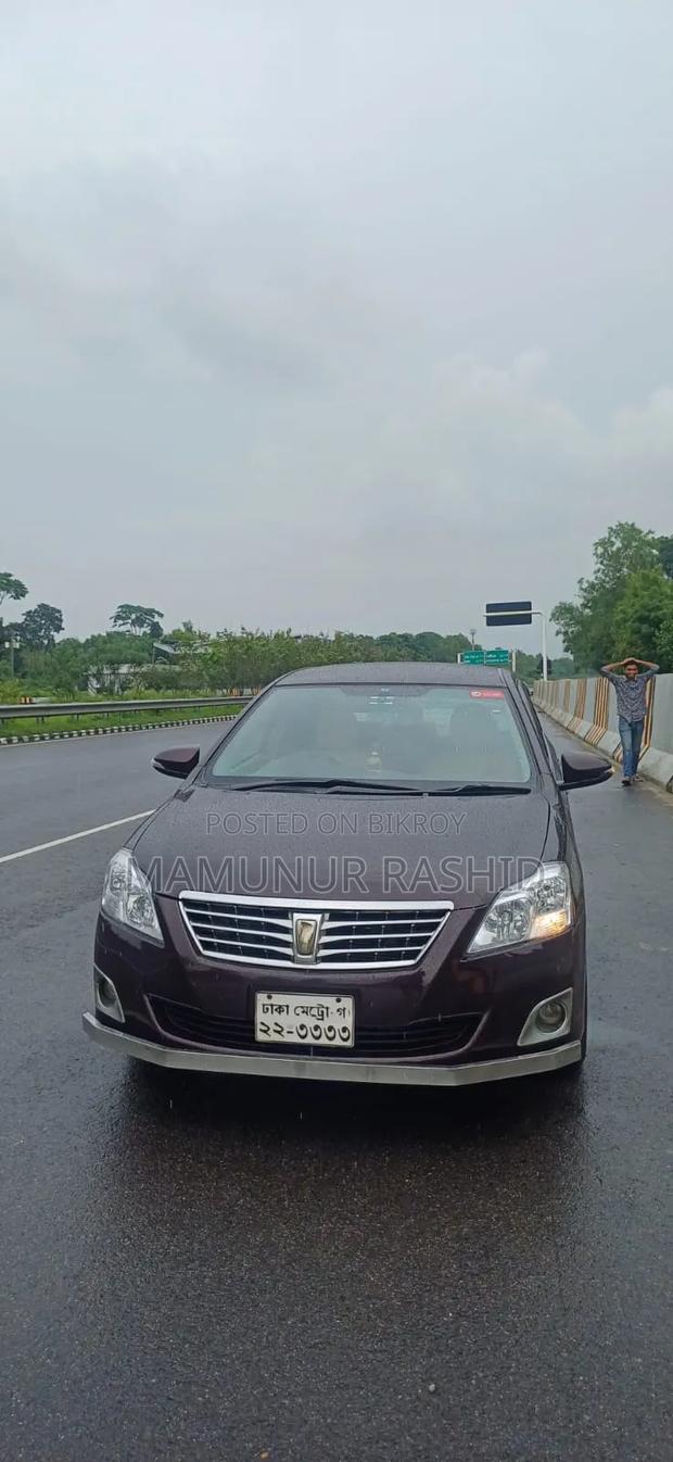Toyota Premio 2012 Maroon