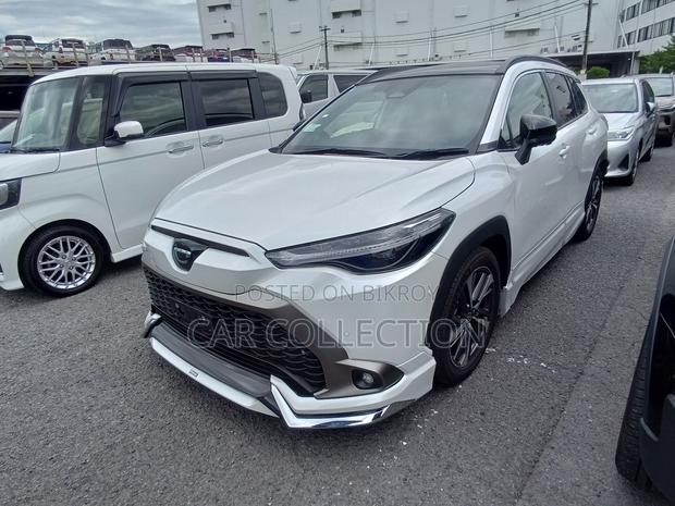 Toyota Corolla Cross LE 2WD 2024 Pearl