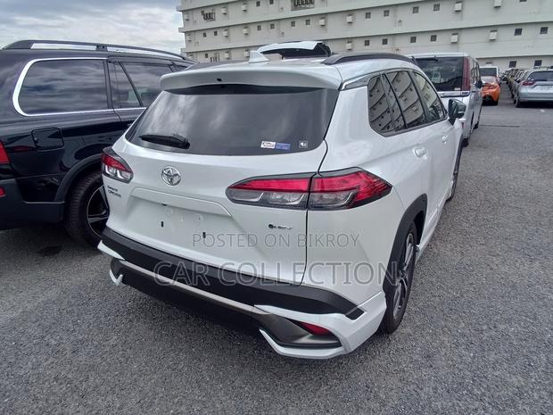 Toyota Corolla Cross LE 2WD 2024 Pearl