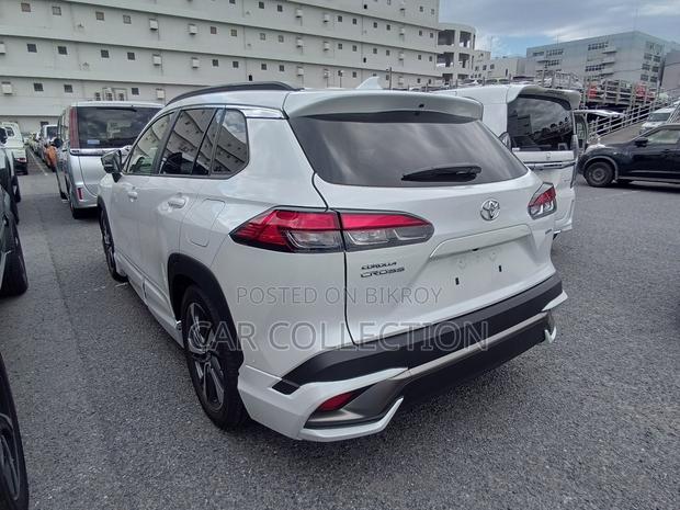 Toyota Corolla Cross LE 2WD 2024 Pearl