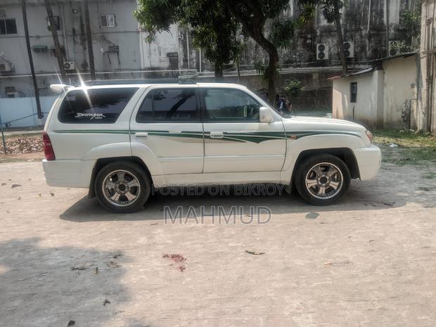 Toyota Hilux 1999 White