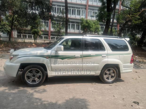 Toyota Hilux 1999 White