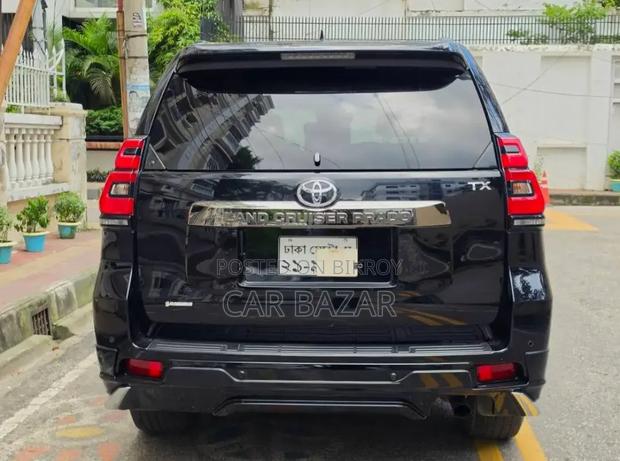 Toyota Land Cruiser Prado 2.7 2022 Black