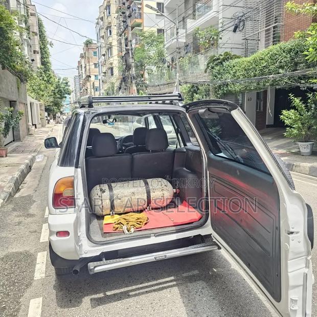 Toyota RAV4 1995 White