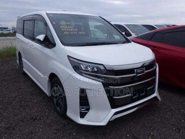Toyota Noah 2.0 AWD (8 Seater) 2021 Pearl